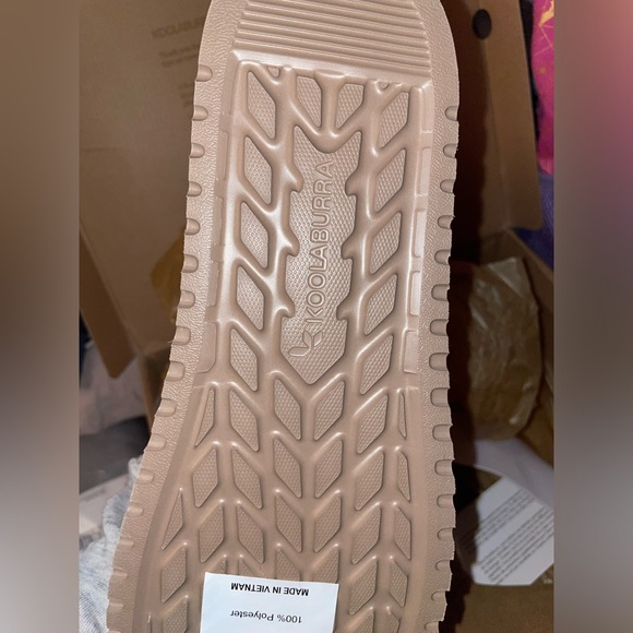 Koolaburra By Ugg - Picture 2 of 8